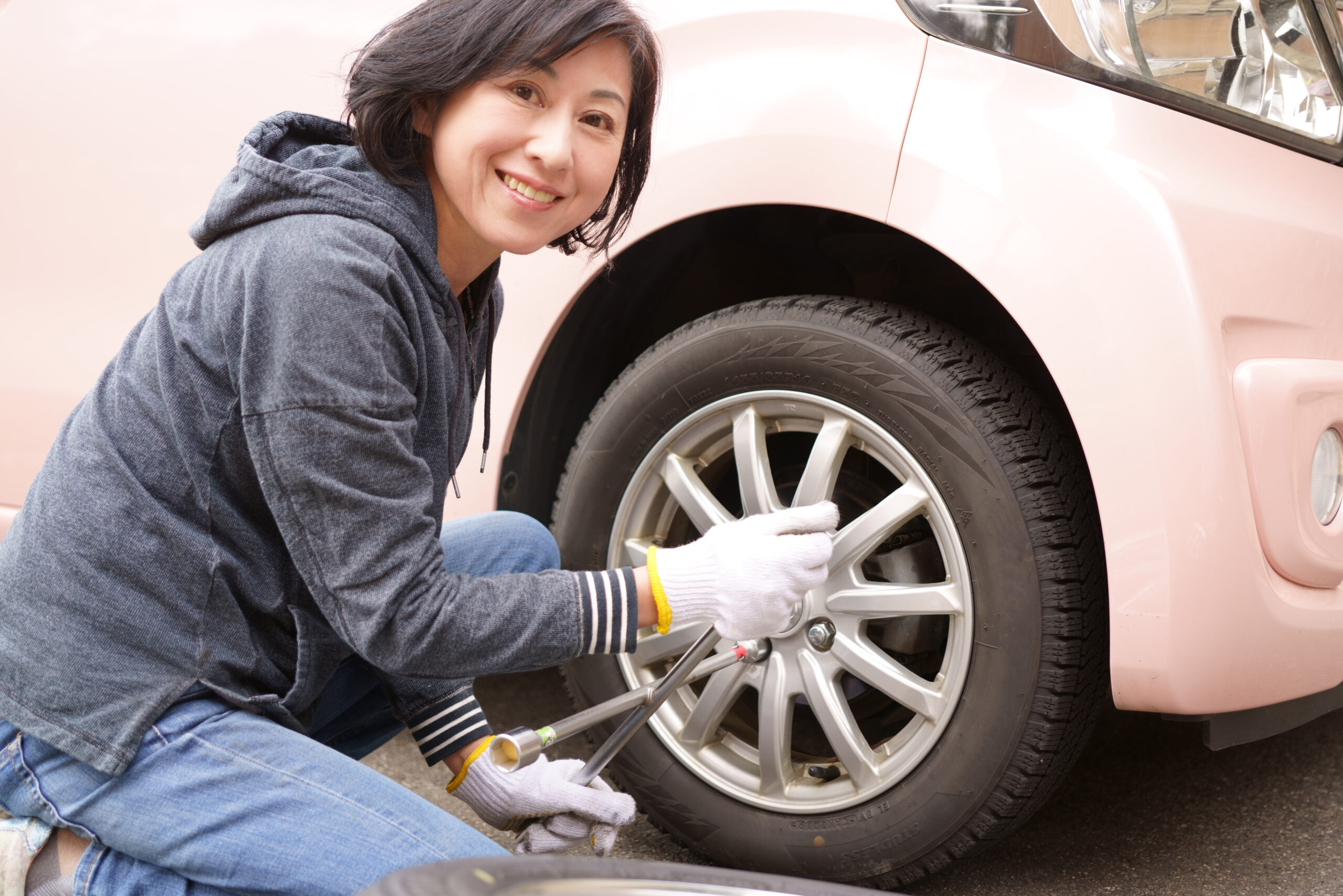 初心者でもわかる車のタイヤ交換の手順のアイキャッチ画像