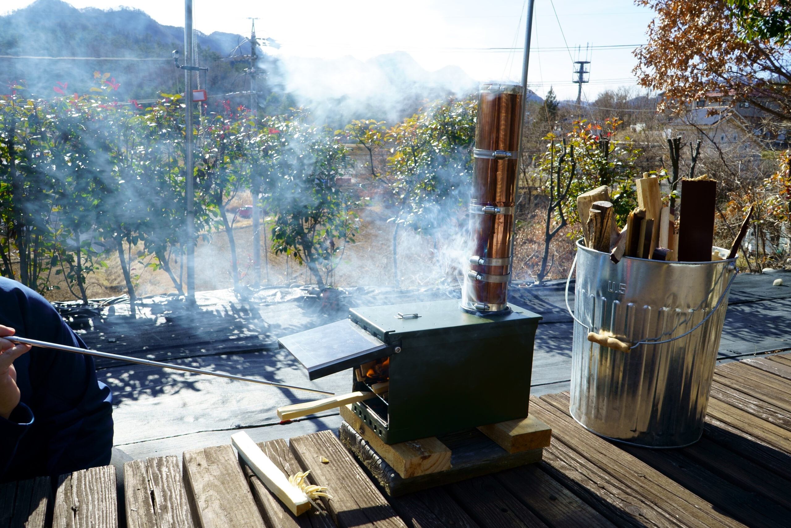 薪ストーブキャンプがもっと楽しくなる!必須&便利アクセサリー10選のアイキャッチ画像