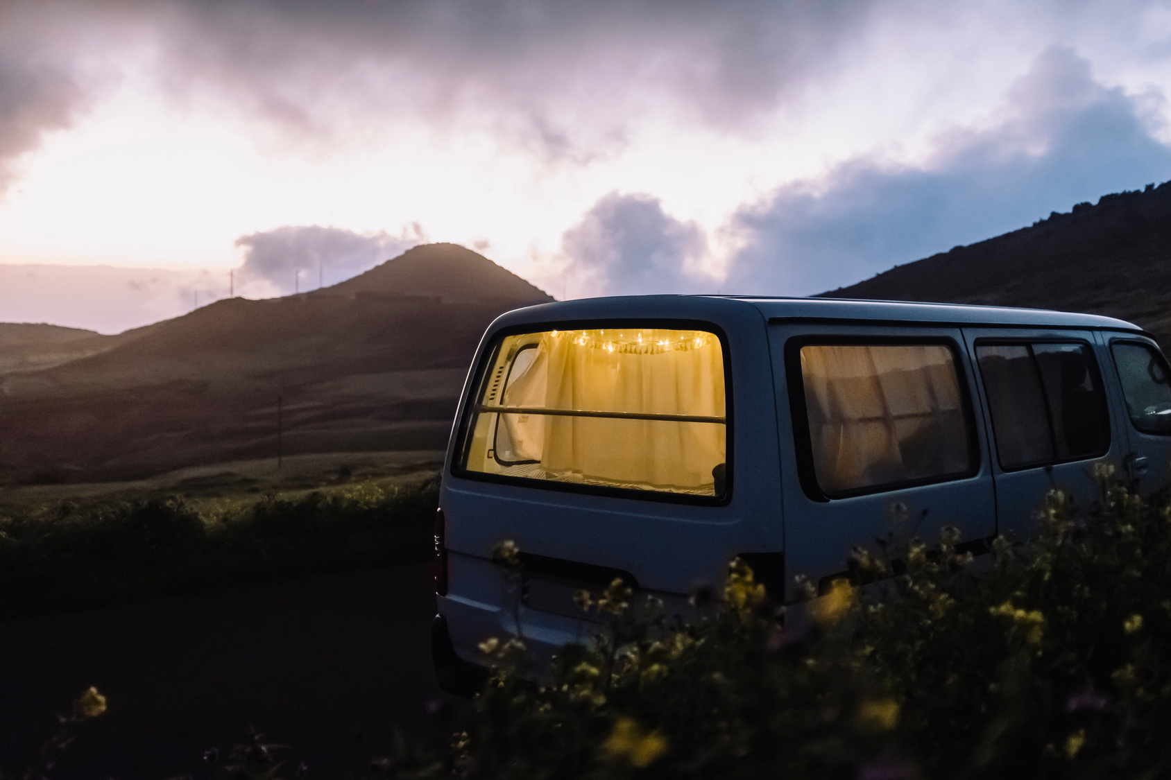 ハイエースのベッドキット選びで絶対に外せない3つのポイントのアイキャッチ画像